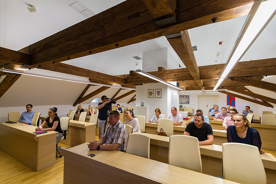 Virovitički Mali park bit će preuređen na temu meda i pčelarstva