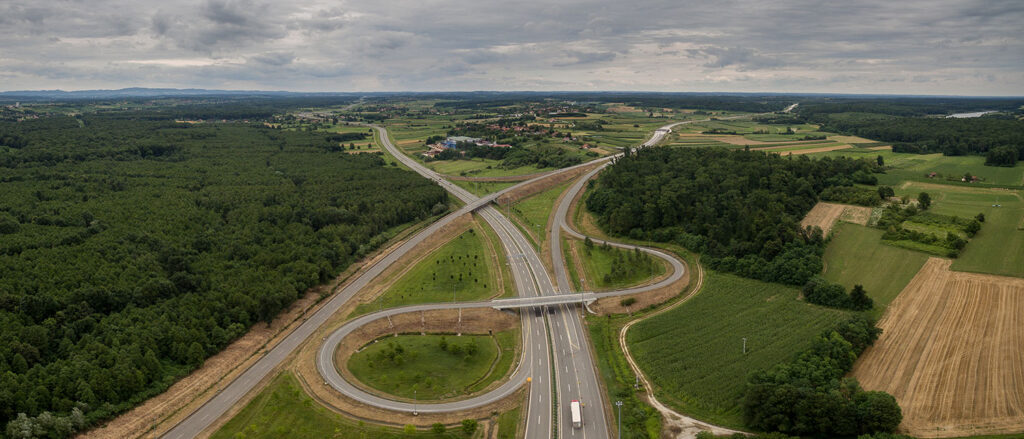 Ministar Oleg Butković dao je zeleno svjetlo da se osiguraju sredstva za projektnu dokumentaciju brze ceste do Virovitice i Terezinog Polja; u budućnosti brže i prugom do Koprivnice i Osijeka