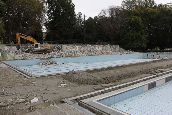 Virovitički Gradski park bez bazena – parku će biti vraćen perivojni izgled