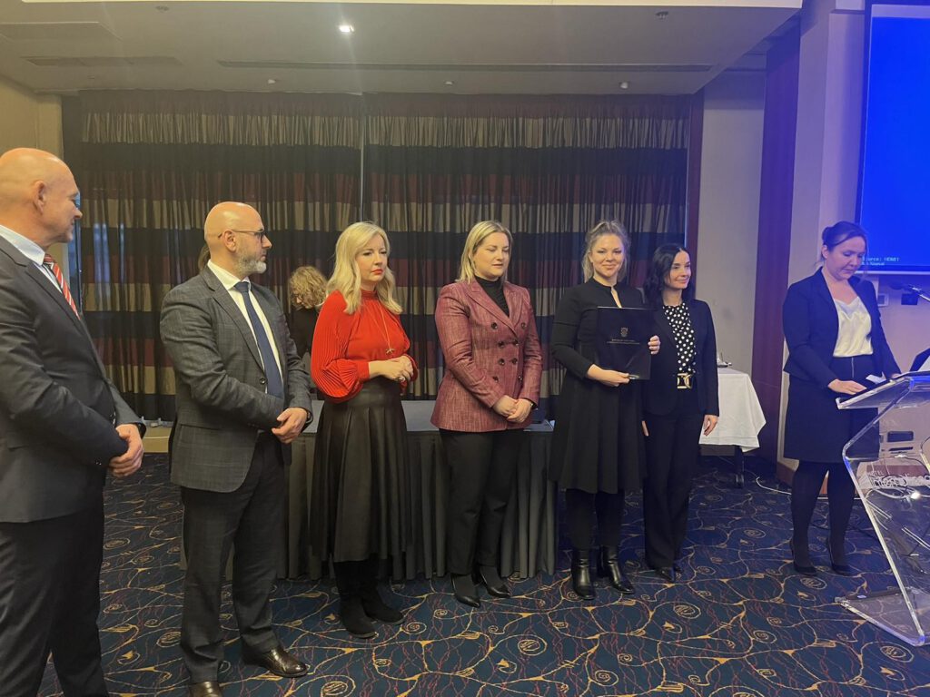 Društva Crvenoga križa dobila bespovratna sredstava za opremanje posrednika u lancu doniranja hrane i banke hrane