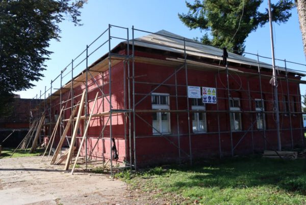Virovitica provodi četrnaesti projekt energetske obnove javnih zgrada: Obnavlja se zgrada u Ulici M. Gupca koju koriste udruge