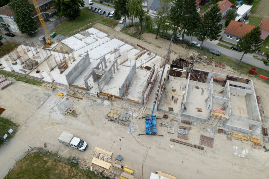 Napreduju radovi na novom dječjem vrtiću u Virovitici koji će osigurati mjesto za 206 djece