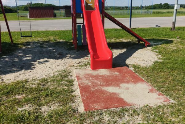 Uskoro uređenje dječjeg igrališta u Derežićevoj ulici – nova antitraumatska podloga na još 16 lokacija