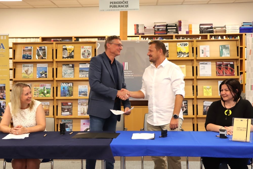Potpisani ugovori za rekonstrukciju virovitičke Knjižnice vrijedni 1,2 milijuna eura: Novih 200 kvadrata i pametne usluge za sve generacije