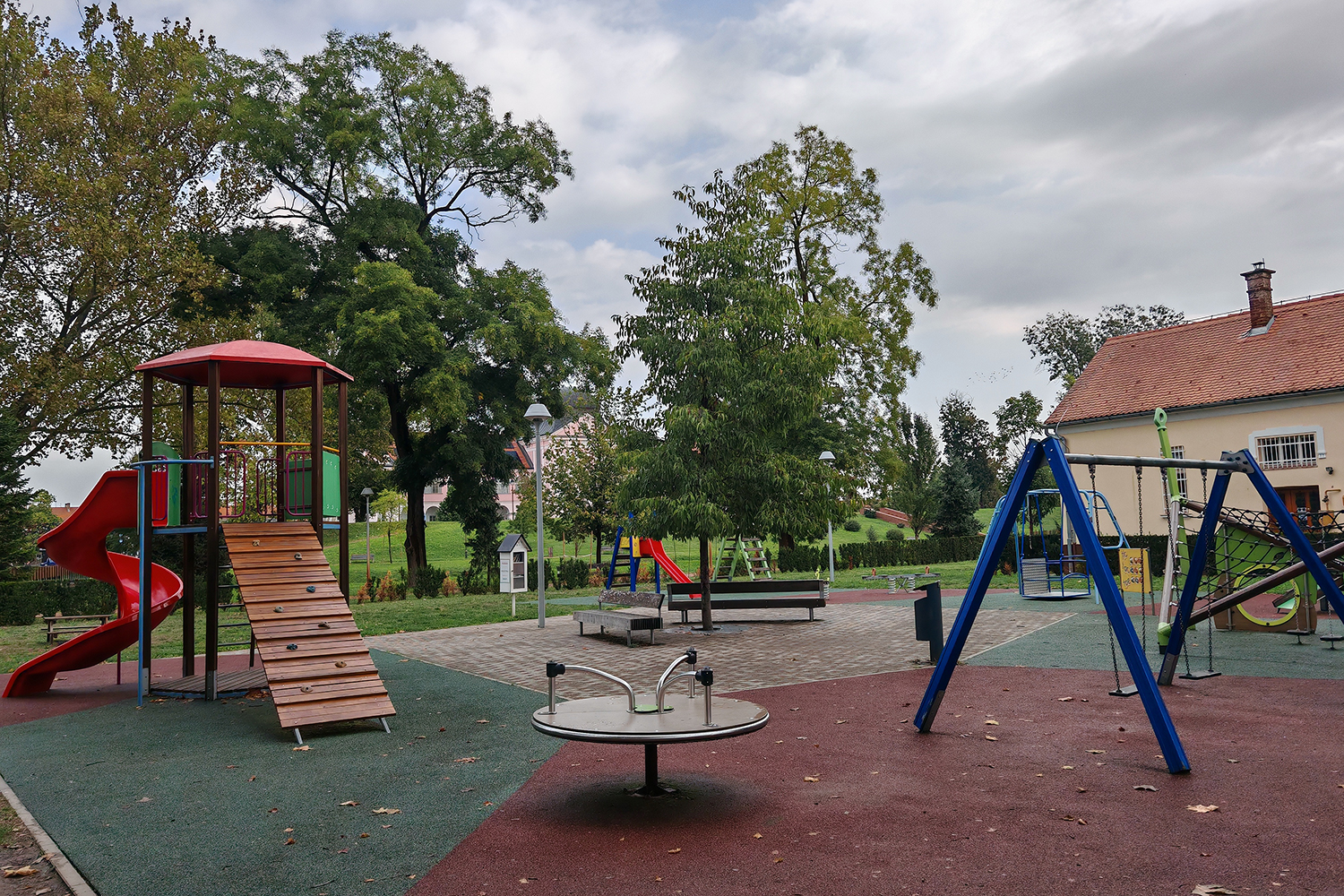 Planira se proširenje dječjeg igrališta preko puta zgrade Policijske uprave u Virovitici