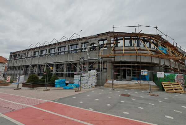 Radovi na energetskoj obnovi OŠ Vladimir Nazor Virovitica odvijaju se prema planu – učenici početkom studenog u obnovljenoj zgradi