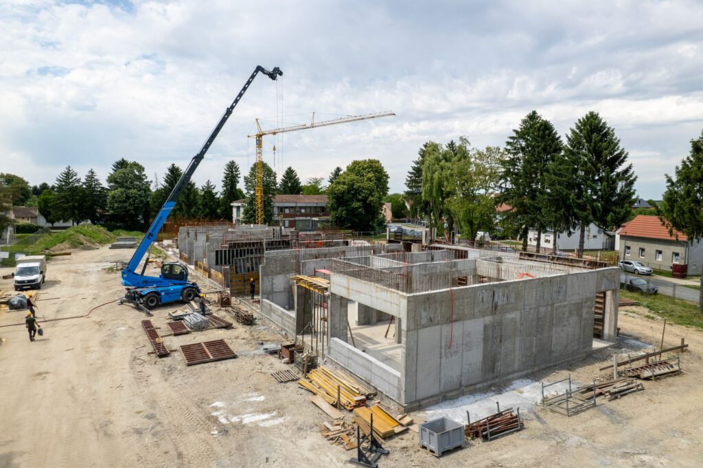 Napreduju radovi na novom dječjem vrtiću u Virovitici koji će osigurati mjesto za 206 djece