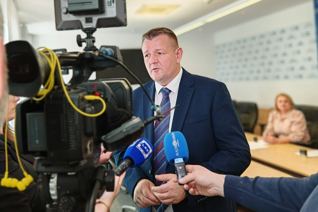 Potpisan ugovor za energetsku obnovu Osnovne škole Vladimir Nazor Virovitica