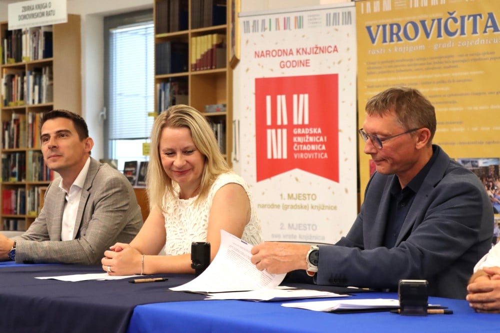 Potpisani ugovori za rekonstrukciju virovitičke Knjižnice vrijedni 1,2 milijuna eura: Novih 200 kvadrata i pametne usluge za sve generacije