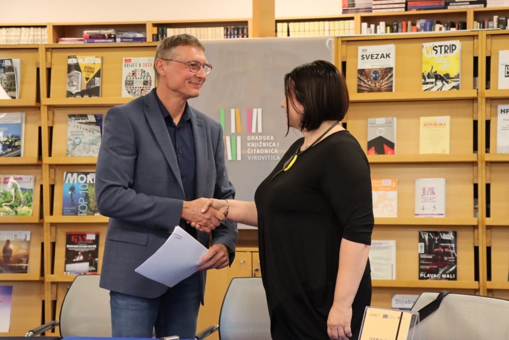 Potpisani ugovori za rekonstrukciju virovitičke Knjižnice vrijedni 1,2 milijuna eura: Novih 200 kvadrata i pametne usluge za sve generacije
