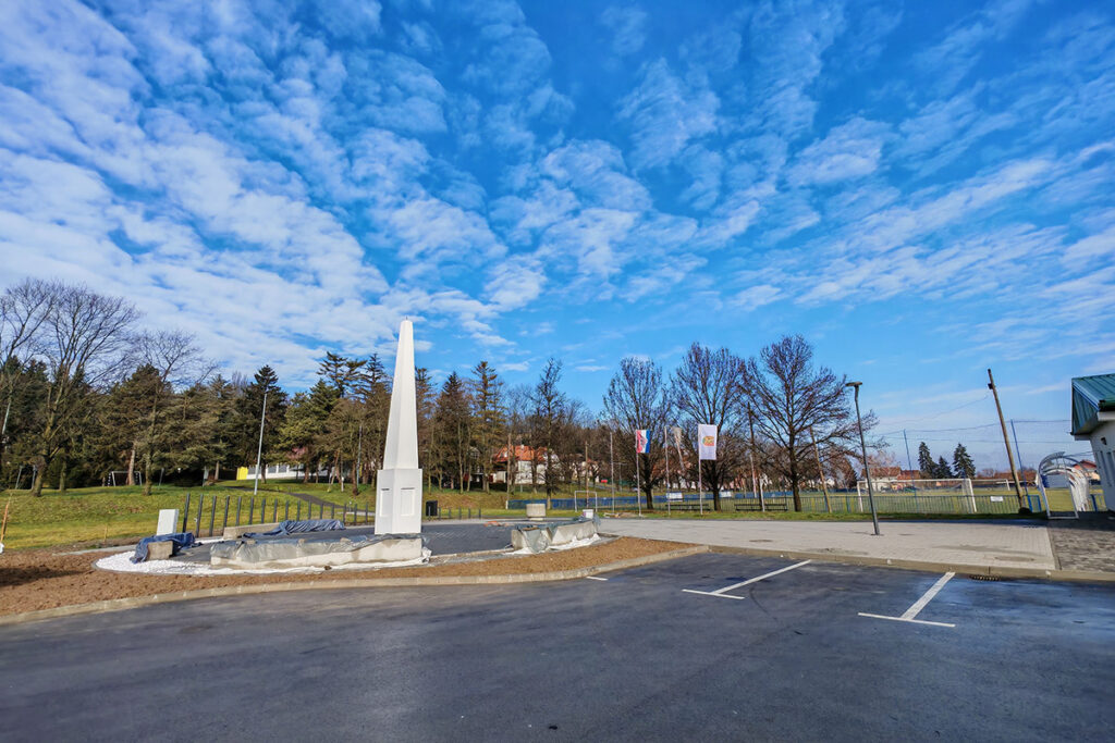 Pri kraju radovi na novom trgu u Milanovcu – slijedi uređenje okoliša i sadnja biljaka