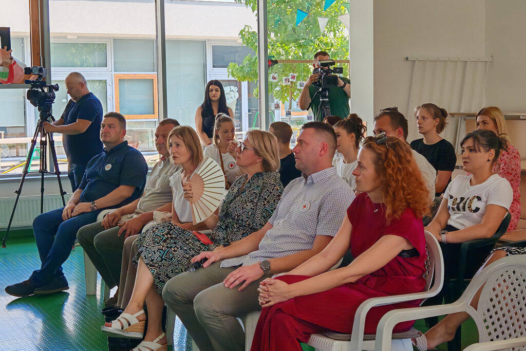 Roditelji koji ne znaju za pauzu: U COOR-u Virovitica predstavljen projekt „Odmor od skrbi“ za roditelje njegovatelje