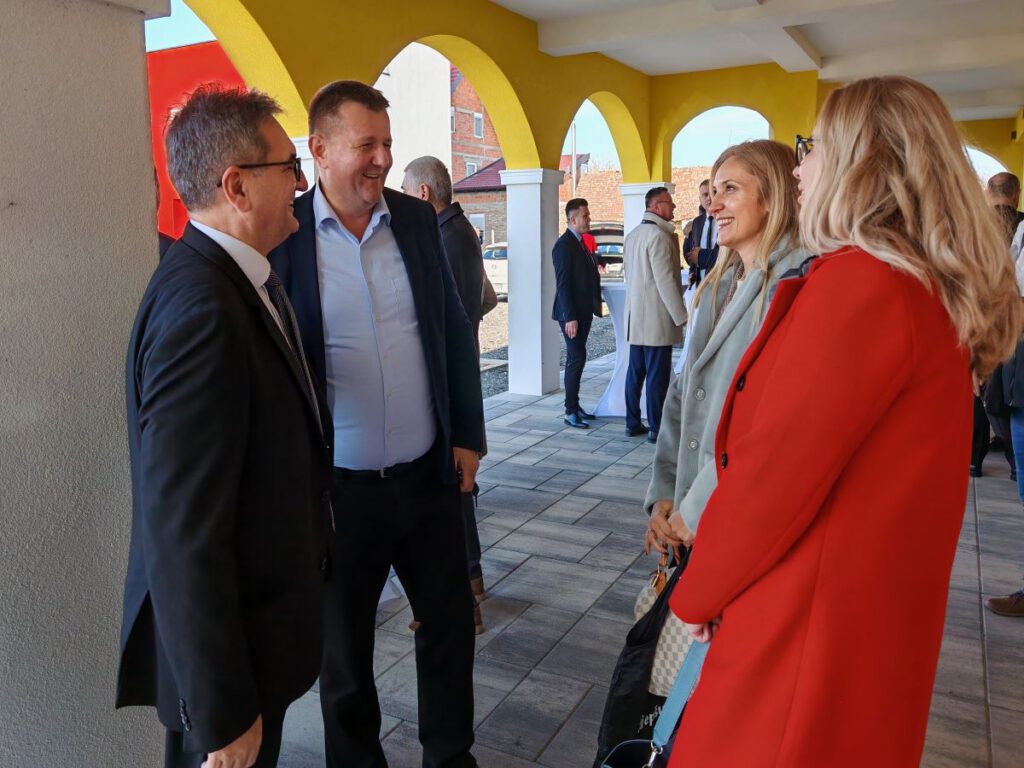 U Viroviticu stigli ugovori za III. osnovnu školu, energetsku obnovu zgrade 1 Dječjeg vrtića Cvrčak te zamjenu rashladnika vode u zgradi 5