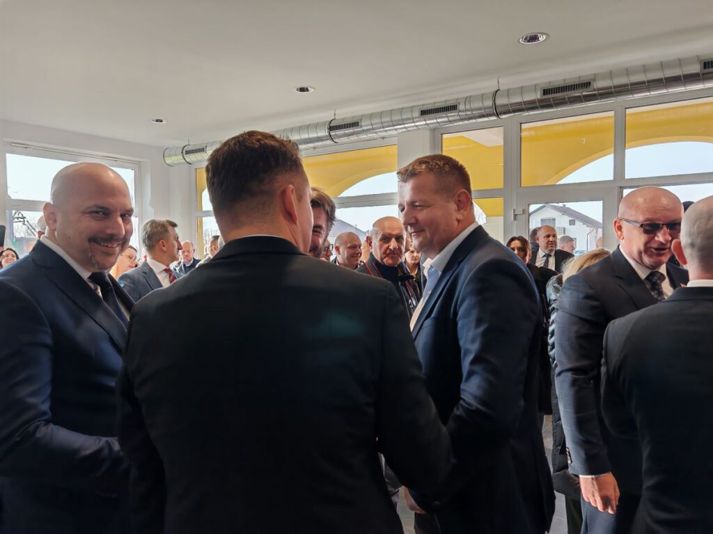 U Viroviticu stigli ugovori za III. osnovnu školu, energetsku obnovu zgrade 1 Dječjeg vrtića Cvrčak te zamjenu rashladnika vode u zgradi 5