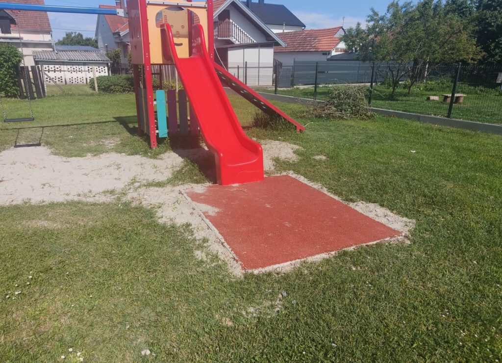 Uskoro uređenje dječjeg igrališta u Derežićevoj ulici – nova antitraumatska podloga na još 16 lokacija