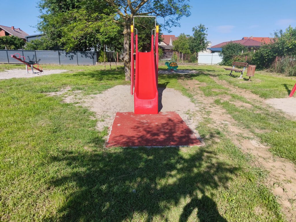 Uskoro uređenje dječjeg igrališta u Derežićevoj ulici – nova antitraumatska podloga na još 16 lokacija