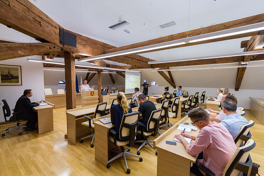 Virovitički Mali park bit će preuređen na temu meda i pčelarstva