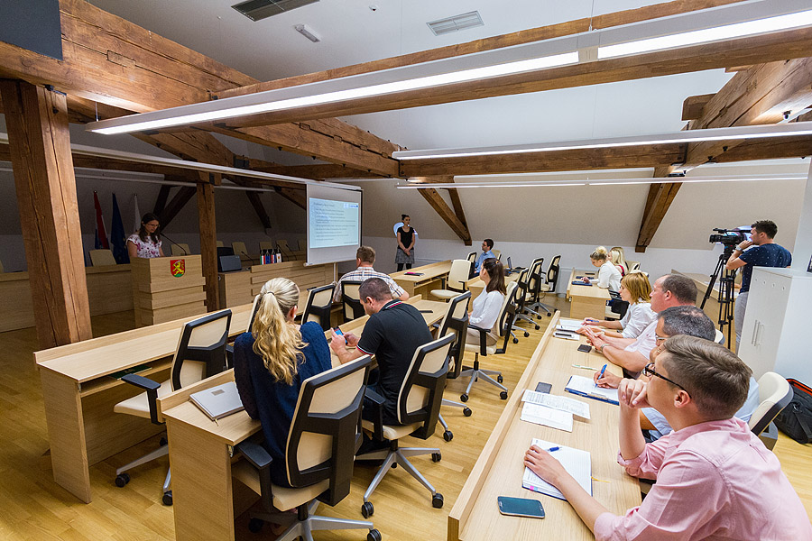 Virovitički Mali park bit će preuređen na temu meda i pčelarstva